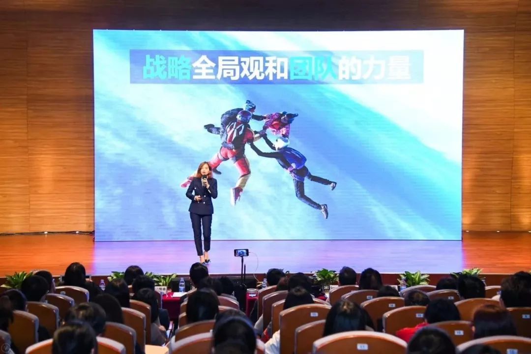 月入10万的副业赚钱法，零成本易操作学完就能用