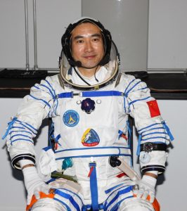 翟志刚简介 个人资料（翟志刚航天员简介）看最鲜网，看新知识-提供各类互联网项目，互联网副业，职场技能课程，股票期货投资, 校园课程，升学考试等有价值的知识看最鲜网，看新知识