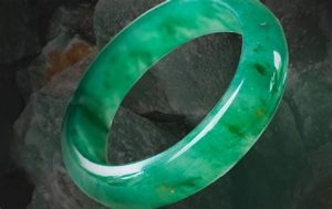 独龙玉是什么玉种（独龙玉是什么材质）看最鲜网，看新知识-提供各类互联网项目，互联网副业，职场技能课程，股票期货投资, 校园课程，升学考试等有价值的知识看最鲜网，看新知识