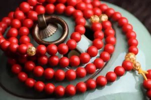 朱砂的功效与作用佩戴禁忌（带朱砂的讲究和忌讳）看最鲜网，看新知识-提供各类互联网项目，互联网副业，职场技能课程，股票期货投资, 校园课程，升学考试等有价值的知识看最鲜网，看新知识