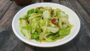 包菜怎样炒好吃又简单（爆炒包菜的家常做法）看最鲜网，看新知识-提供各类互联网项目，互联网副业，职场技能课程，股票期货投资, 校园课程，升学考试等有价值的知识看最鲜网，看新知识