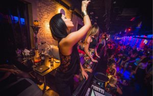 ds是什么意思（夜场酒吧ds是什么意思）看最鲜网，看新知识-提供各类互联网项目，互联网副业，职场技能课程，股票期货投资, 校园课程，升学考试等有价值的知识看最鲜网，看新知识