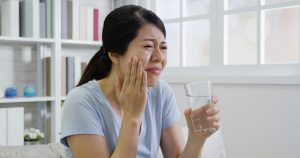 牙疼怎么办一招教你3秒治牙疼（牙疼有什么办法快速止疼）看最鲜网，看新知识-提供各类互联网项目，互联网副业，职场技能课程，股票期货投资, 校园课程，升学考试等有价值的知识看最鲜网，看新知识